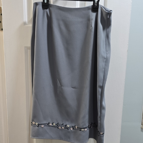 Gray Sleeveless Top & Sage green Skirt Set with Floral Embroidery - Picture 7 of 13